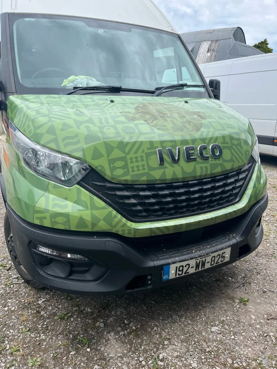 Iveco Daily lwb fridge van - Image 2