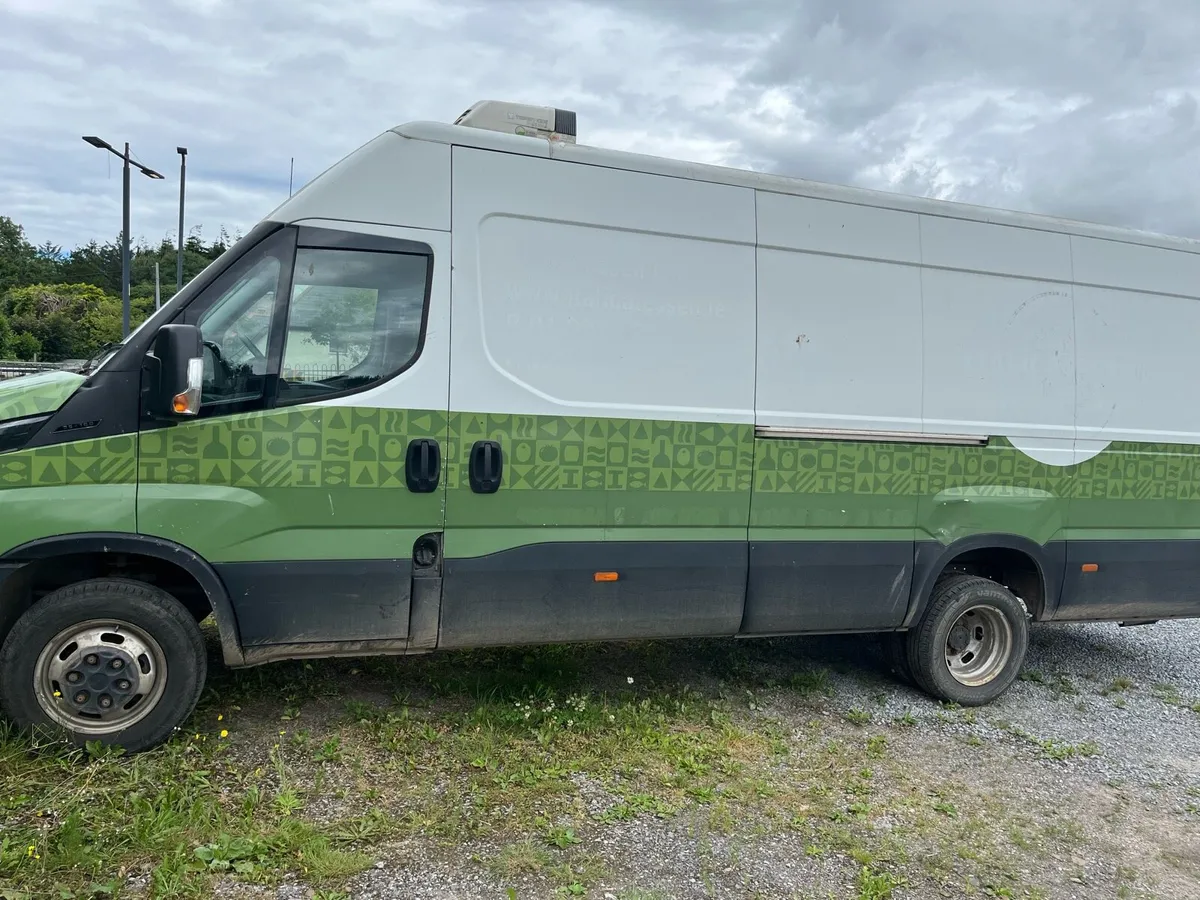 Iveco Daily lwb fridge van - Image 3