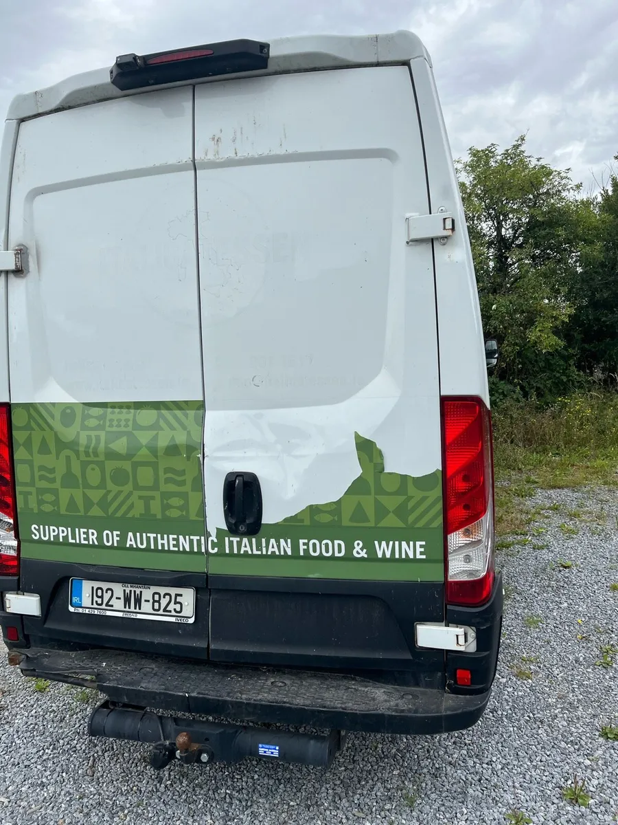Iveco Daily lwb fridge van - Image 4