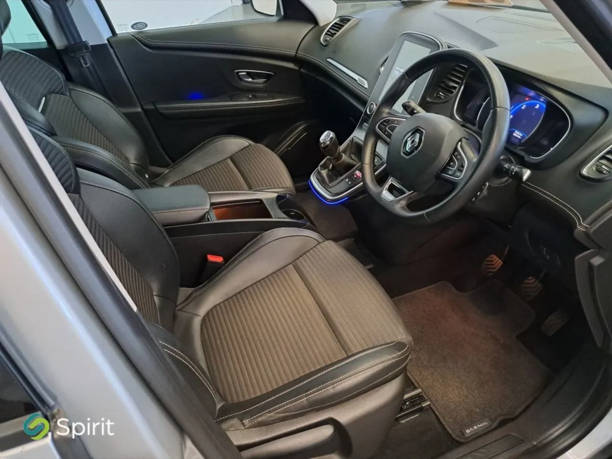 Renault Grand Scenic  high Spec  7 Seater Signatu - Image 4
