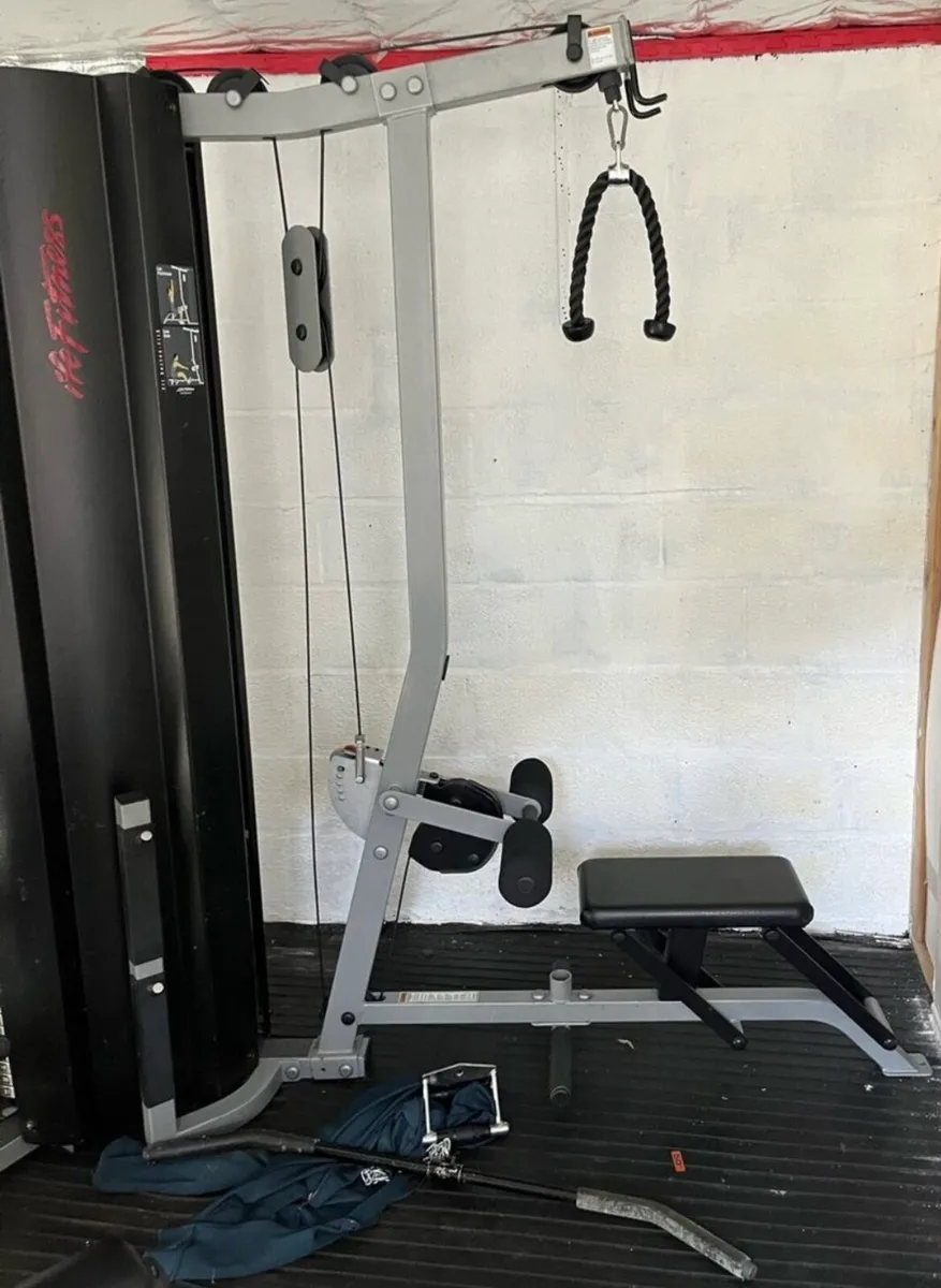 Life fitness stacked lat pulldown / leg extension - Image 2