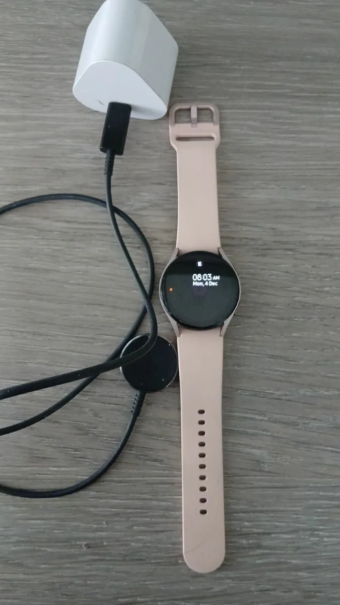 Samsung galaxy watch - Image 1