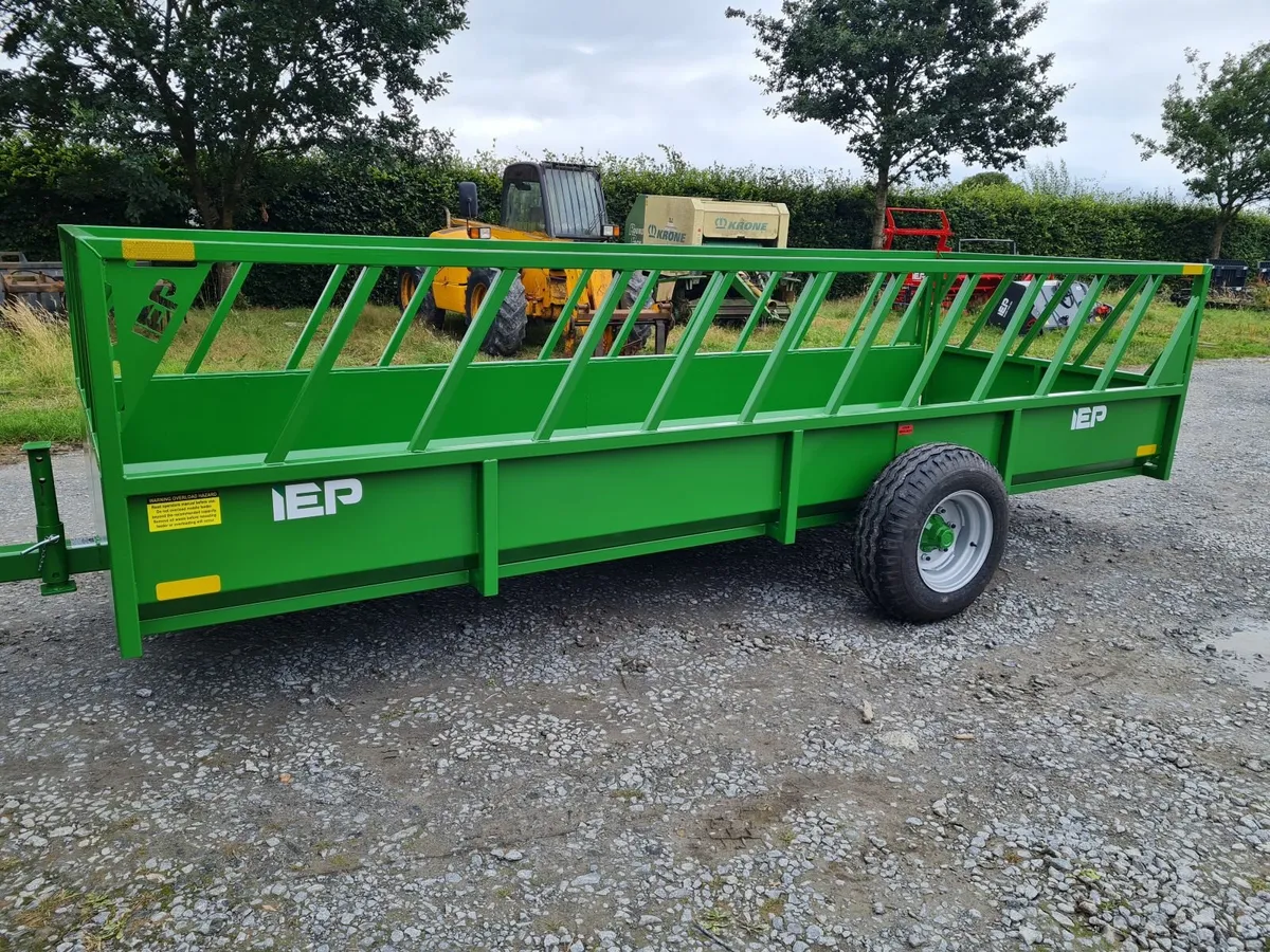 FEED TRAILERS - Image 1