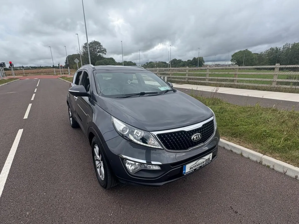 Kia Sportage 1.7D Bluetooth, Touch Screen Infotain - Image 4