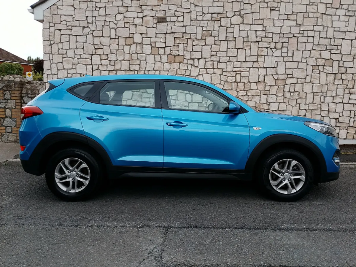 Hyundai Tucson 1.7 S 116PS 5DR - Image 2