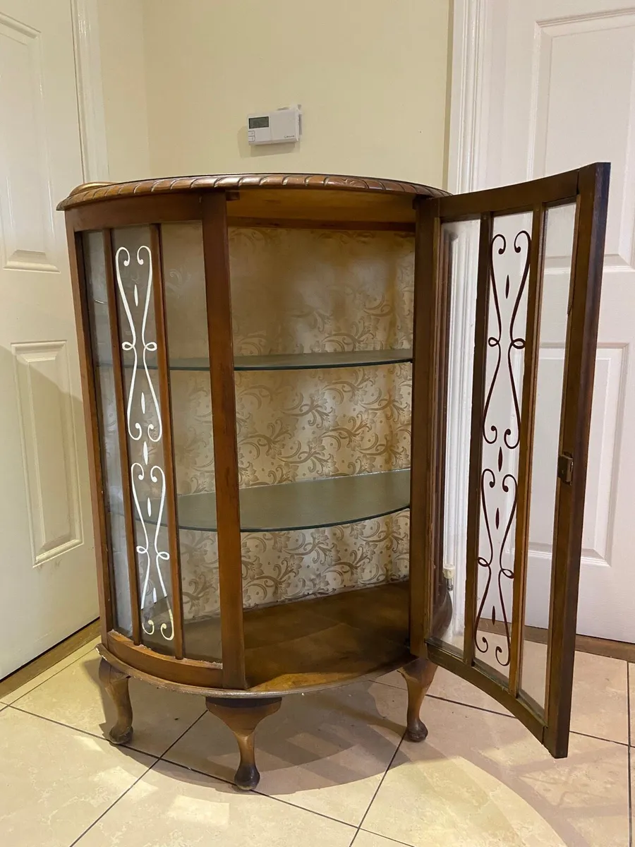 Vintage bow shaped display dresser - Image 1