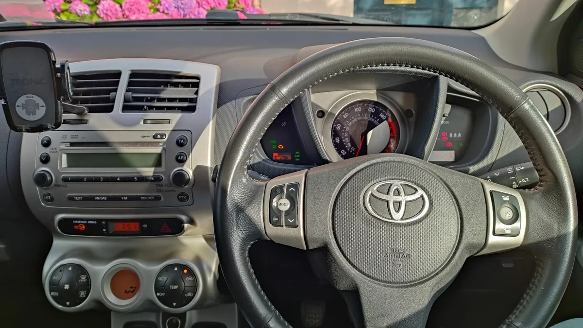 Toyota Urban Cruiser 2010 - Image 1