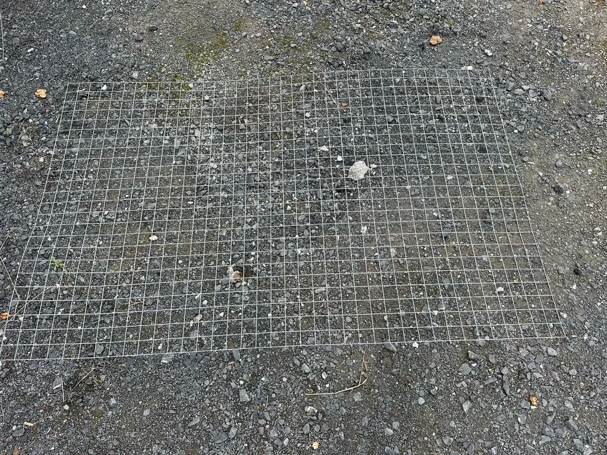 Steel mesh sheets 8x4 x 2inch x 3mm - Image 1