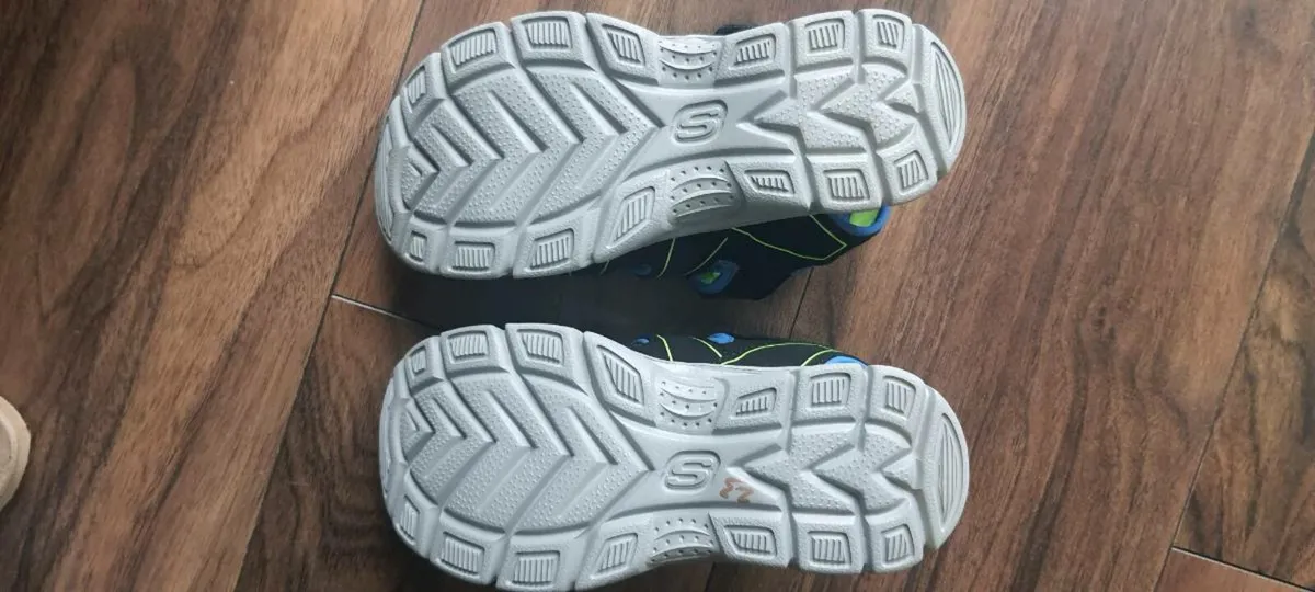 Sketchers shoes - Image 3