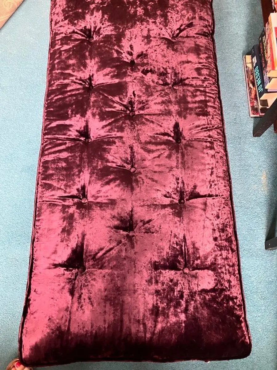 Velvet headboard/ window seat - Image 1