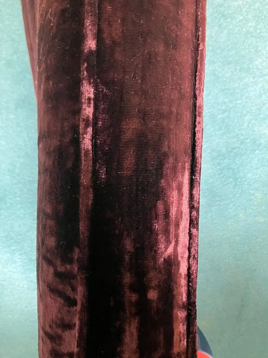 Velvet headboard/ window seat - Image 3