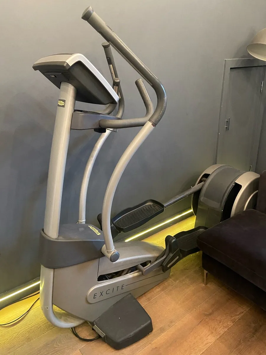 Cross trainer - Image 1