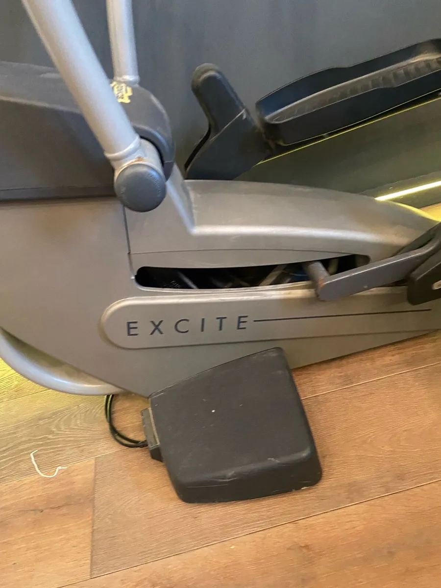 Cross trainer - Image 2