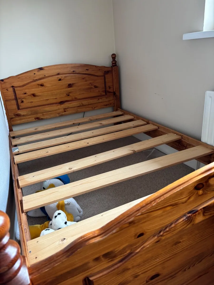 bed frame & locker - Image 2