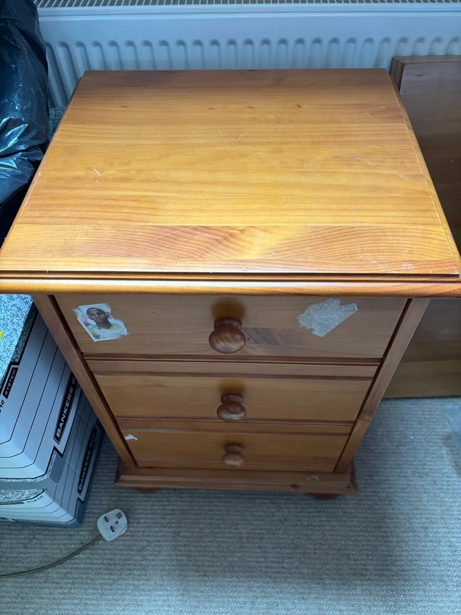bed frame & locker - Image 4