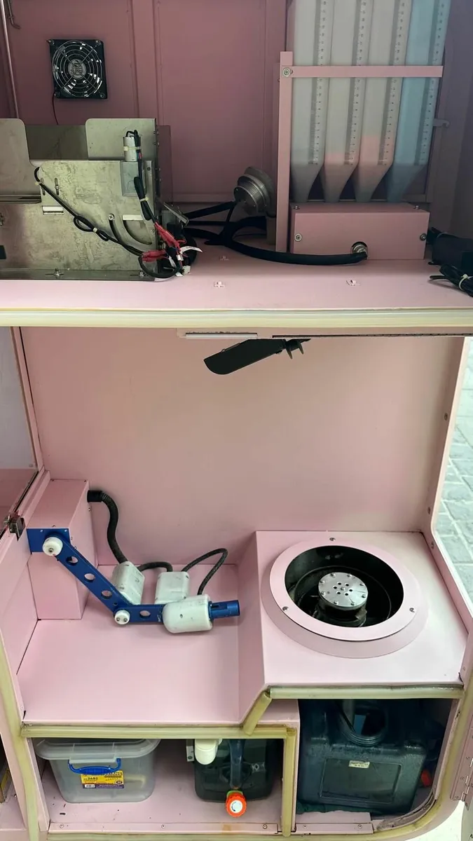 Cotton Candy Vending Machine - Image 4