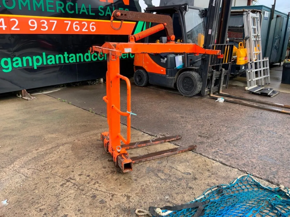 EICHINGER 2000kg CRANE FORK ATTACHMENT...90-2. - Image 2