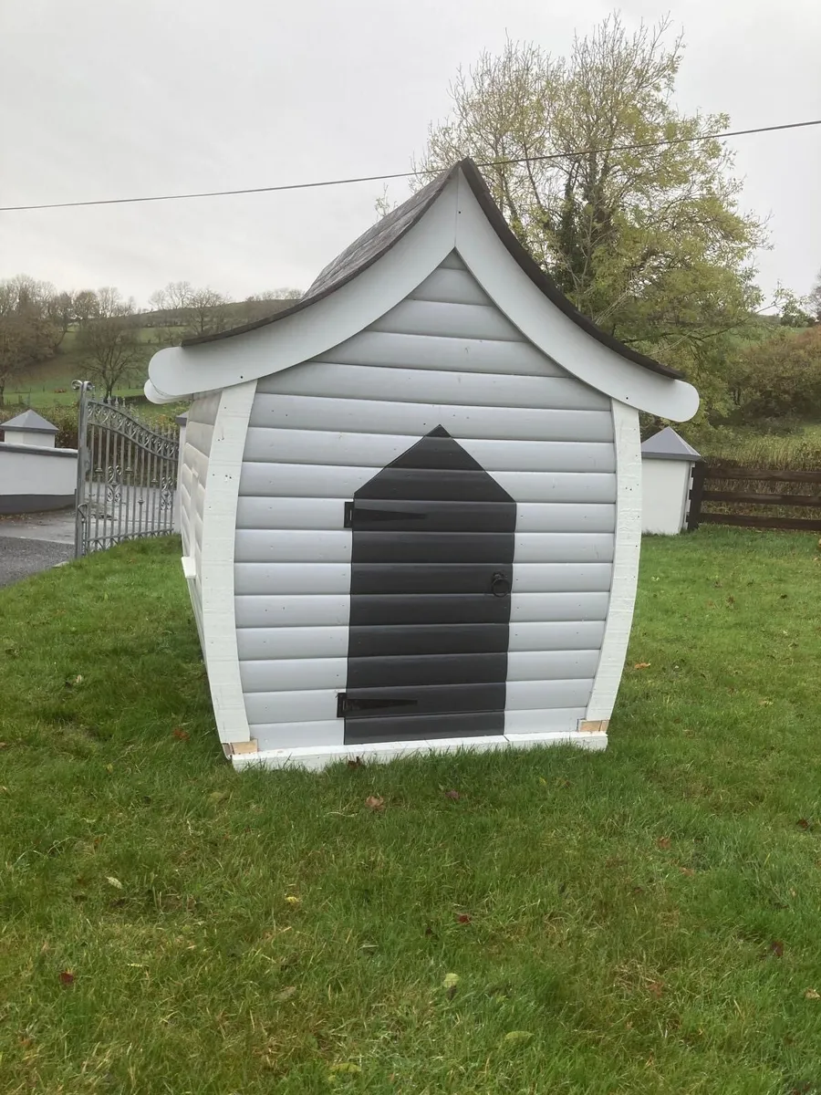 Wendy house - Image 1