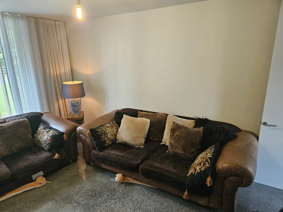 Couch - Image 2