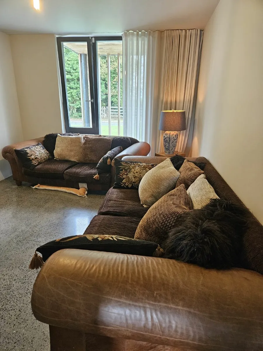 Couch - Image 3