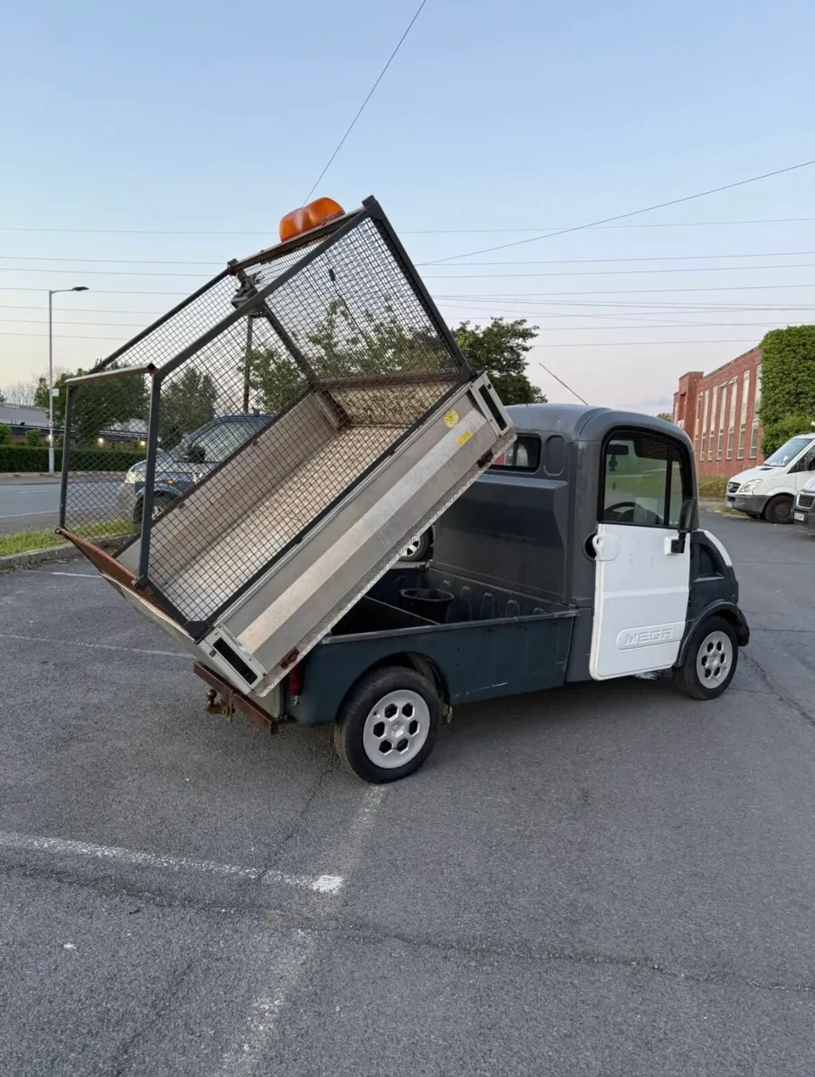 Tipper truck - Image 2