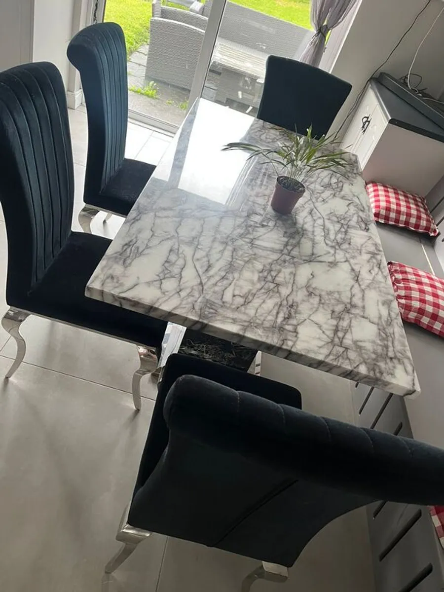 Elegant Dining Table - Image 1