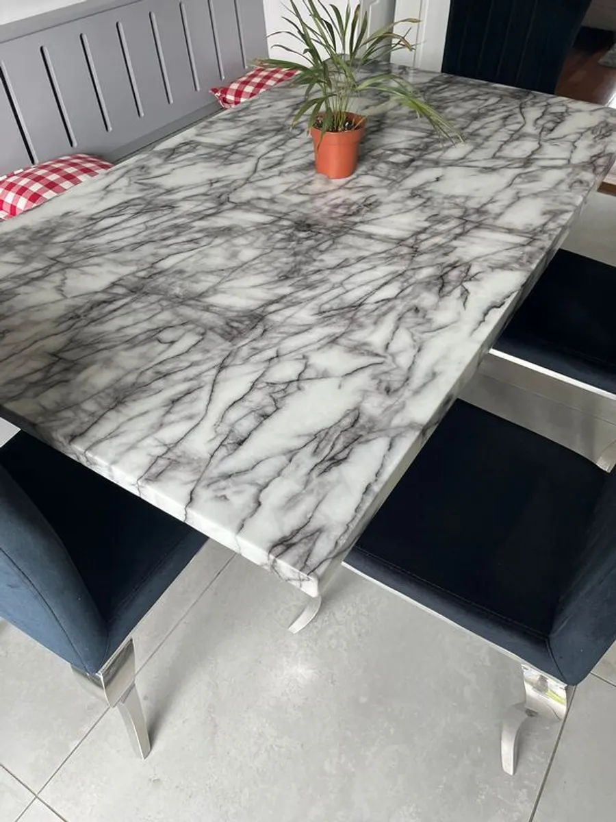Elegant Dining Table - Image 2