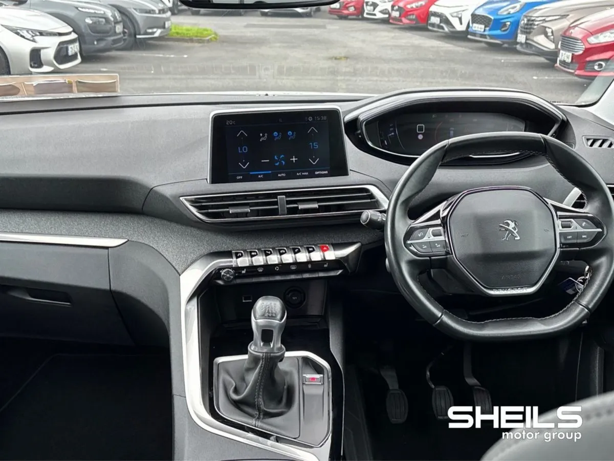 Peugeot 5008 1.5 Bluehdi 130bhp Allure - Image 3