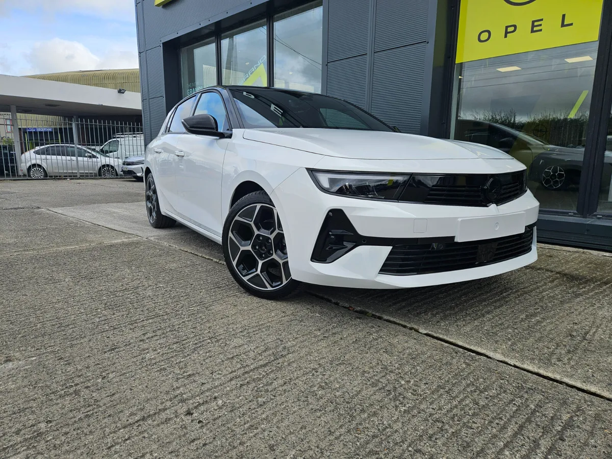 Opel Astra GS 1.2 6 speed manual 130 BHP - Image 2