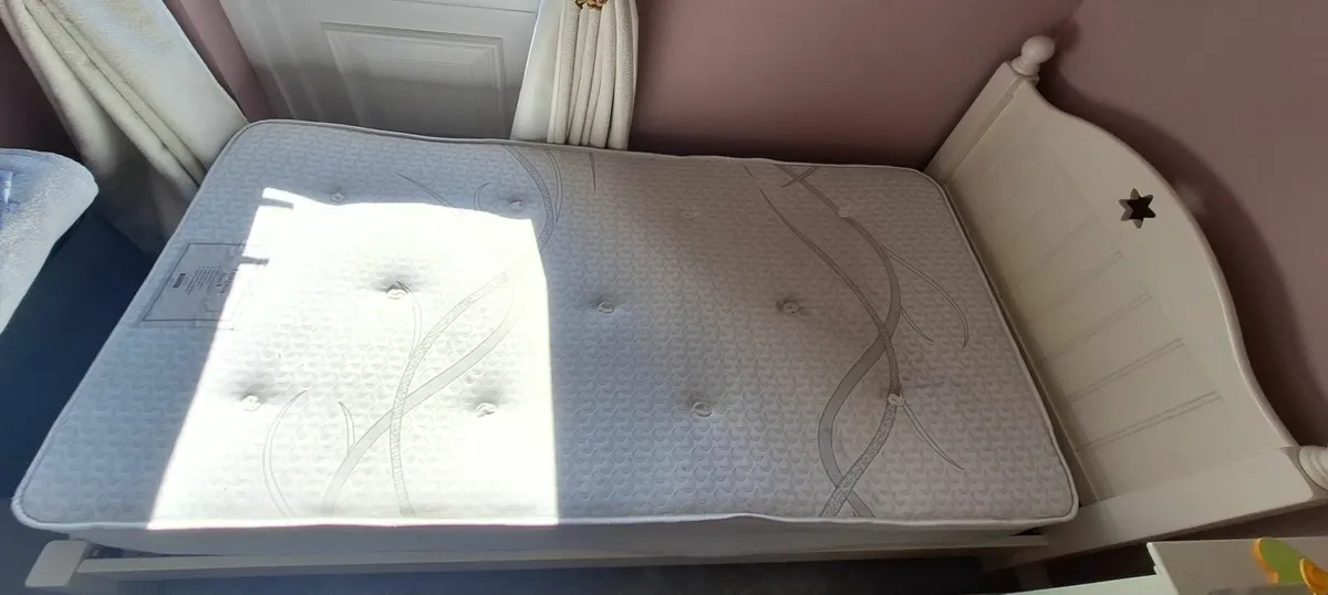 *Free* Kids single bed - Image 2