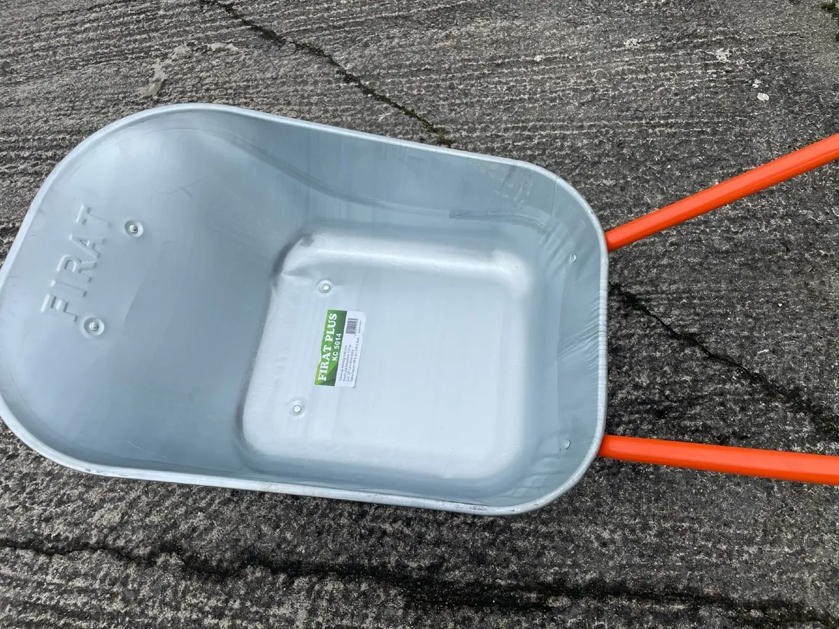 120L wheel barrows - Image 2