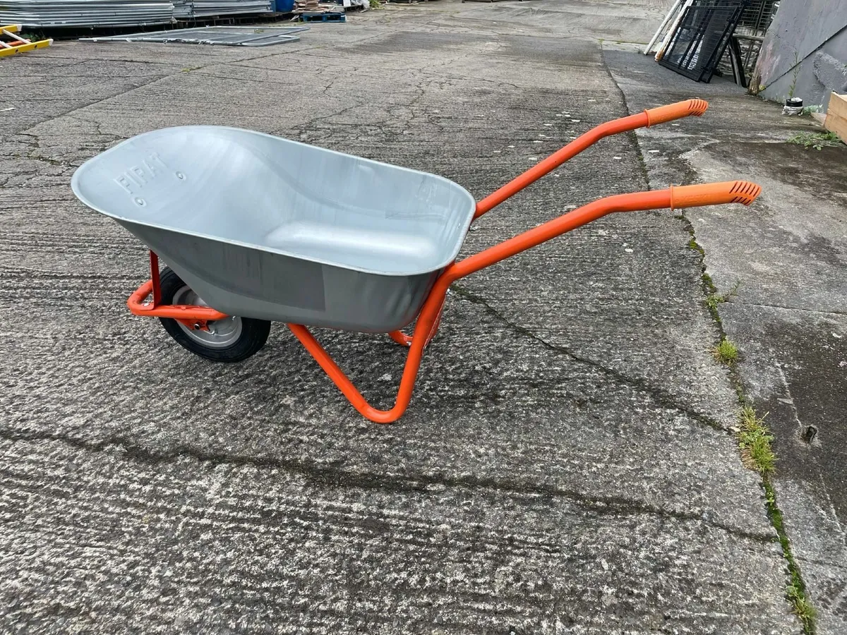 120L wheel barrows - Image 3