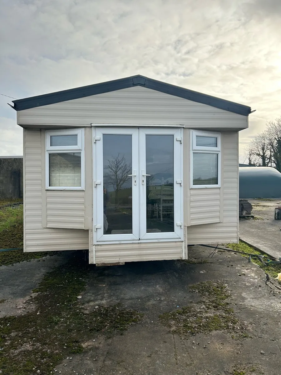 Mobile home - Image 1
