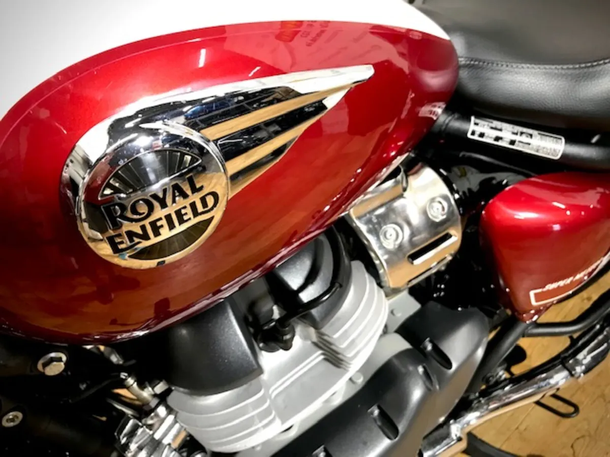 PRE-OWNED Royal Enfield Super Meteor 2023 - Image 4