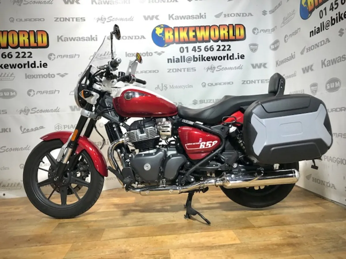 PRE-OWNED Royal Enfield Super Meteor 2023 - Image 3