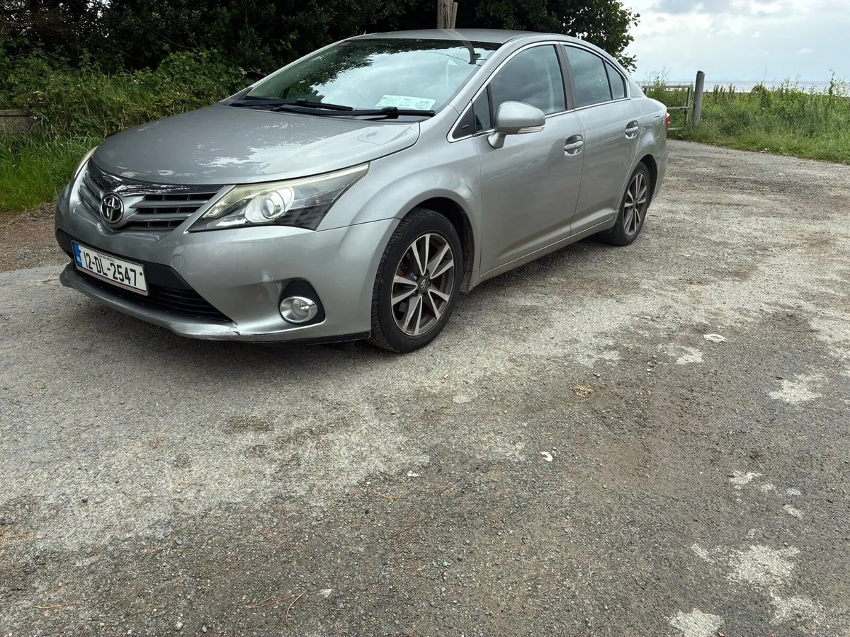 2012 Toyota Avensis - Image 2