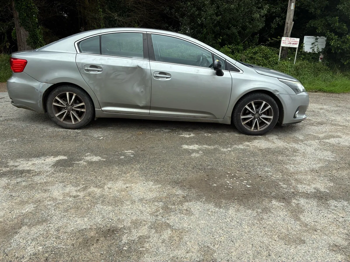 2012 Toyota Avensis - Image 3