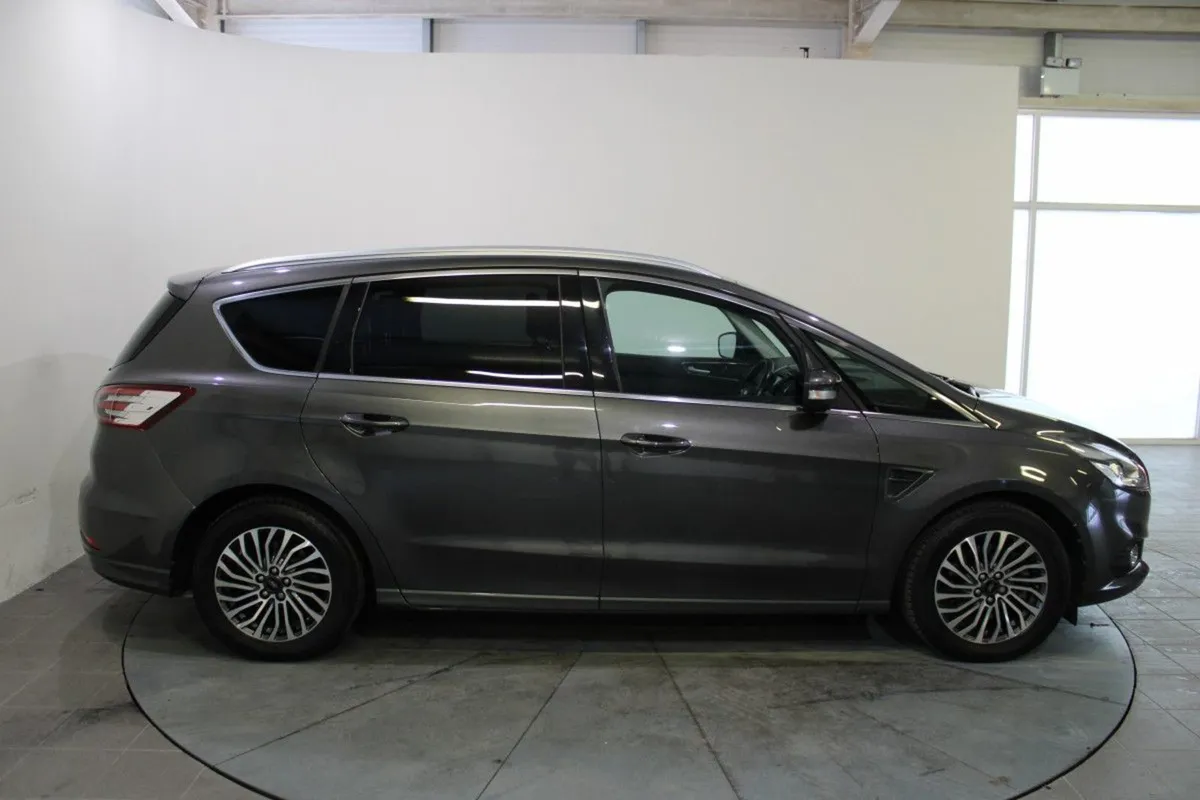Ford S-Max 2.0 Tdci 150PS Titanium Auto - Image 3