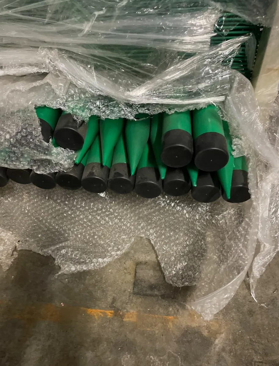 V-Mesh Fencing Full Kit Clearance - Brand New - Image 2