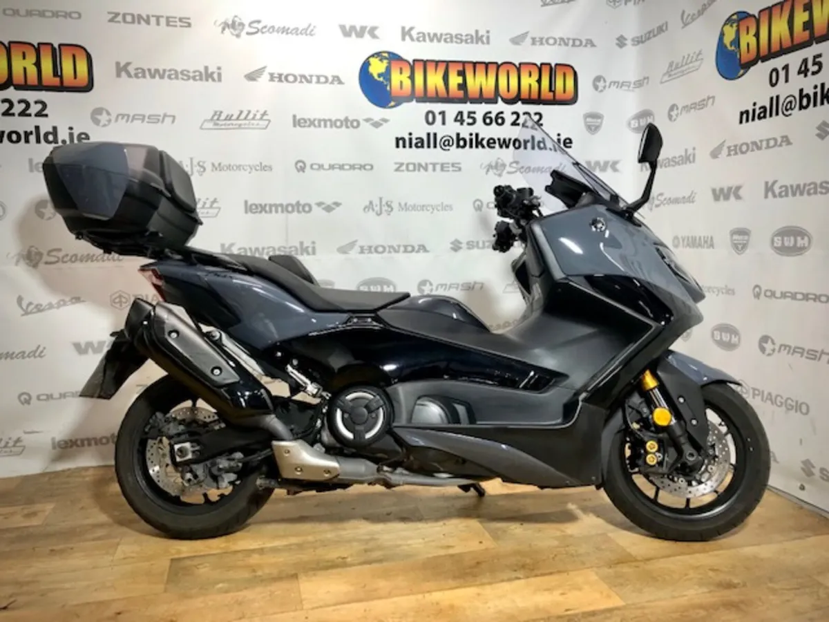 PRE-OWNED Yamaha TMAX 560 2022 - Image 1