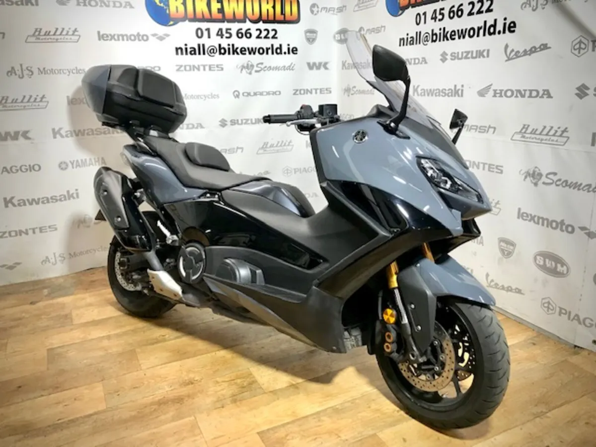 PRE-OWNED Yamaha TMAX 560 2022 - Image 3
