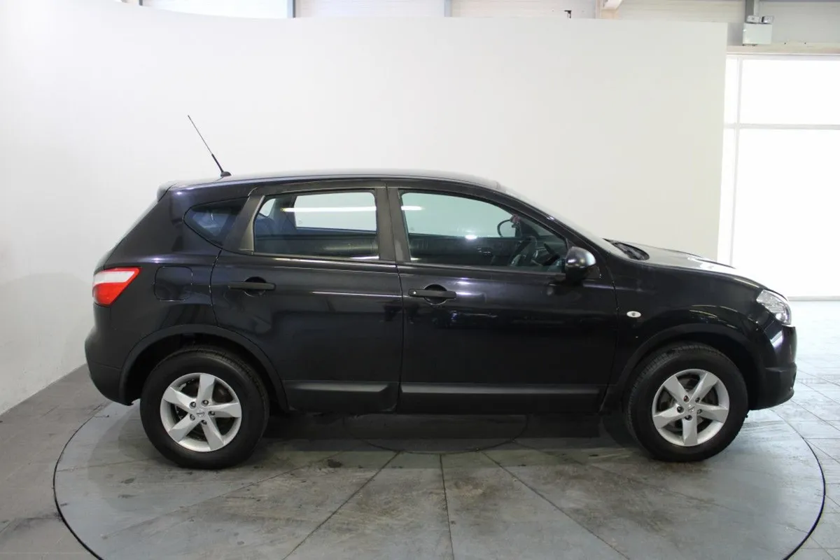 Nissan QASHQAI 1.5 DCI Visia - Image 2
