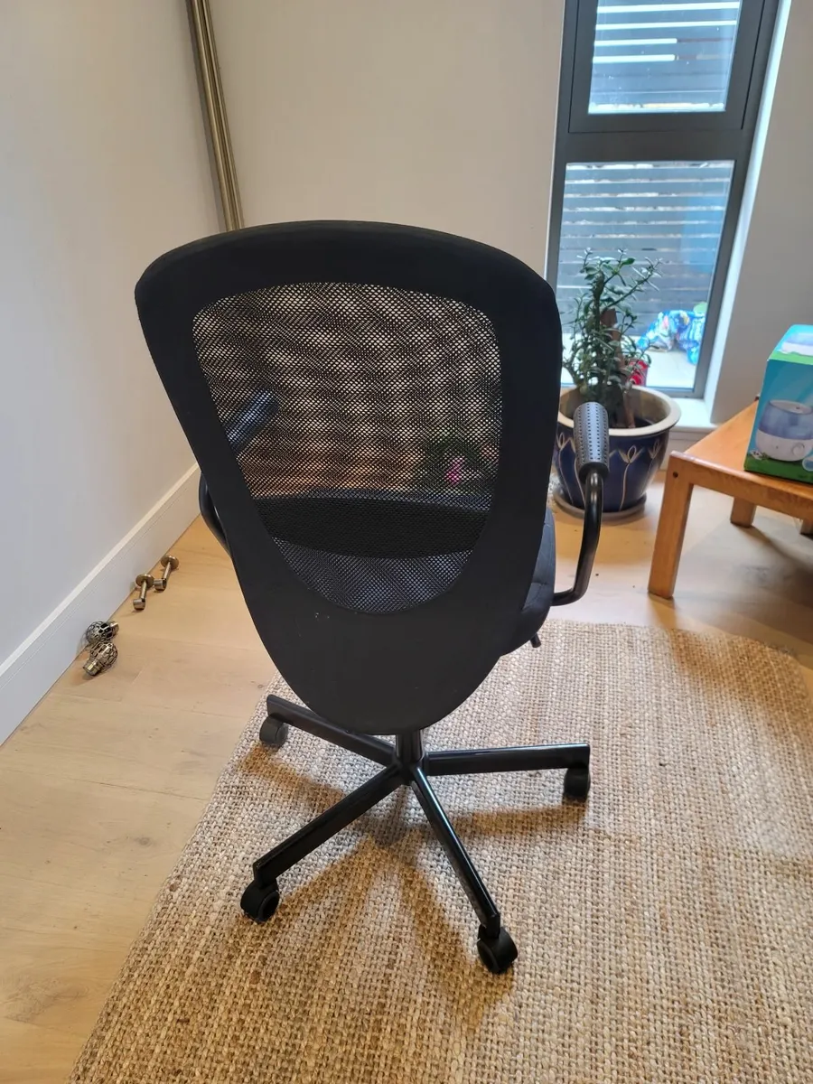 Free Office Swivel Chair - Image 2