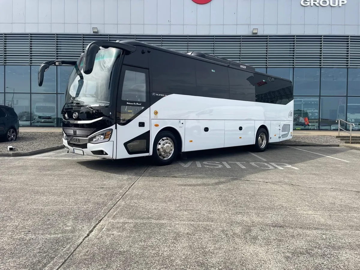 NEW HIGER SUPER 9 XL – 9.8m  COACH - Image 4