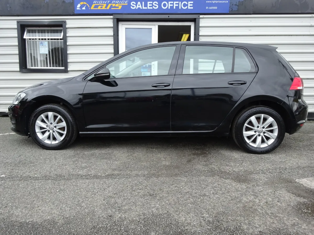 VOLKSWAGEN GOLF 1.2 PETROL TSI 5 DOOR - Image 4