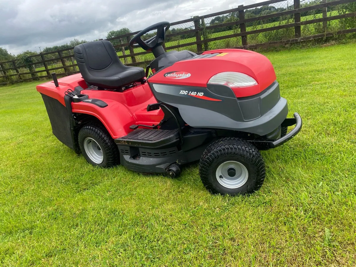 Castle garden ride on lawn mower - Image 1