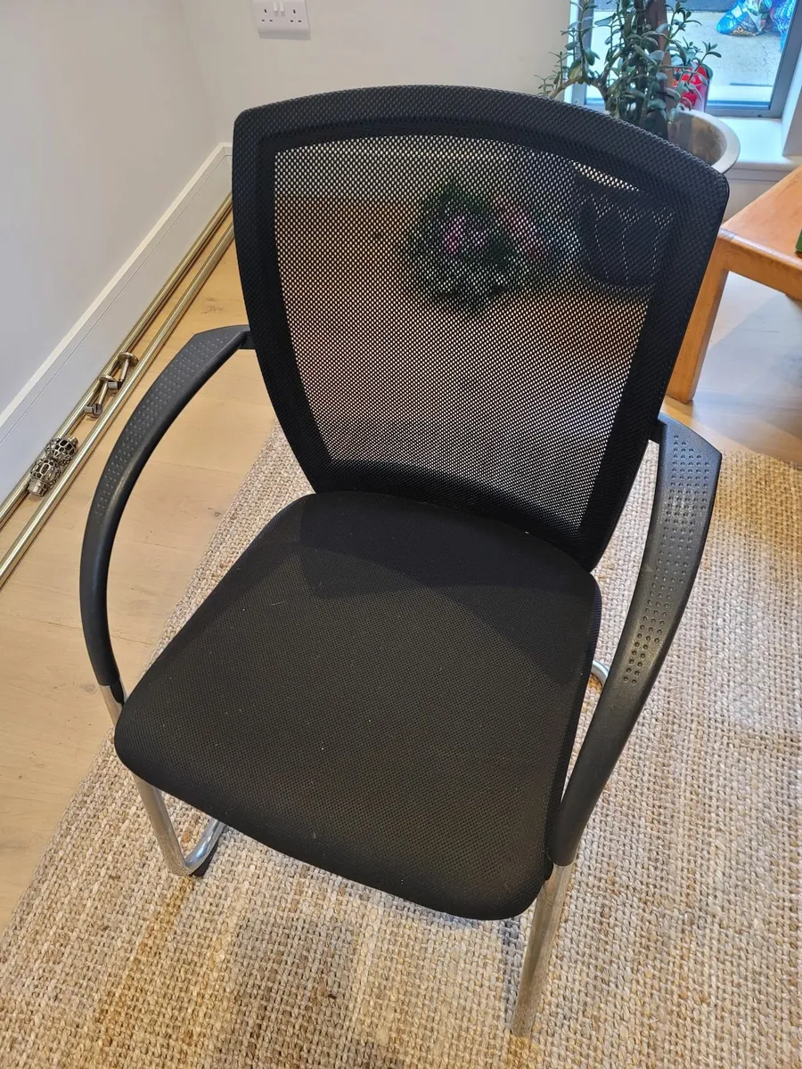 Free Office Chair – Static (No Wheels) - Image 1