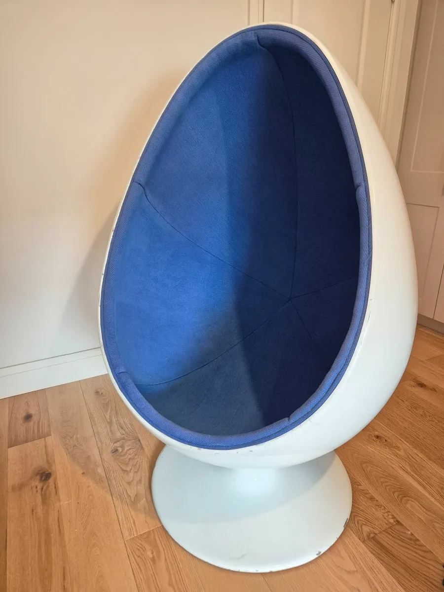 Egg Chair - Image 1