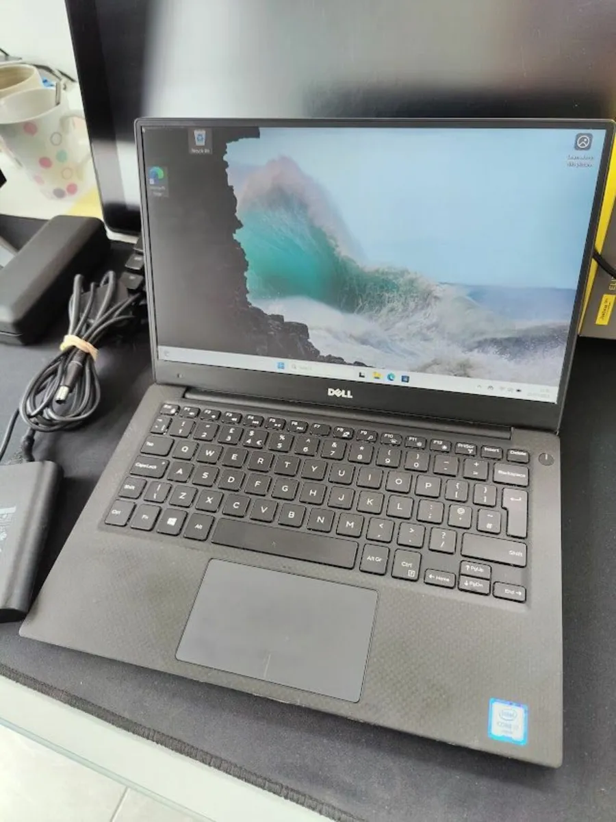 Dell XPS premium laptop i7/8GB/256GB SSD/W11 - Image 1