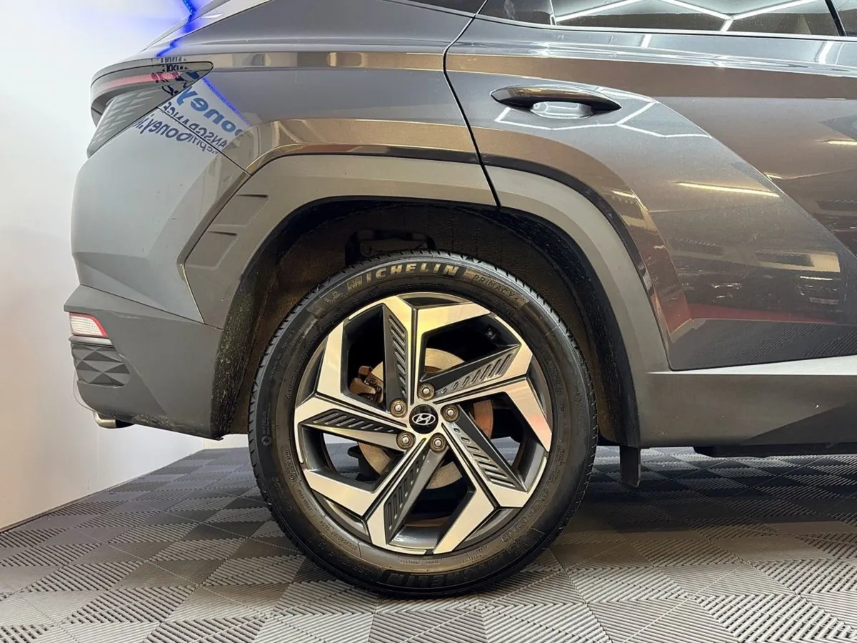 Hyundai Tucson 2WD Executive Plus HEV Auto low Mi - Image 4